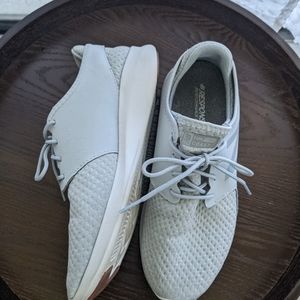 New Balance Athletic Shoe Sz 8